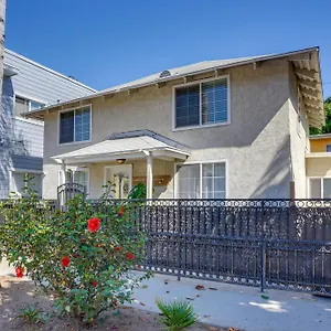 Fully Remodeled Downtown Long Home! Holiday home